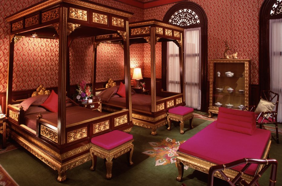 bangkok-heritage-authors-suites-bedroom